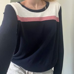 Moving to Flordia, so I’m selling a lot of my more winter clothes !!